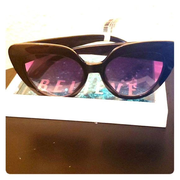 torrid Accessories - Black cateye sunglasses